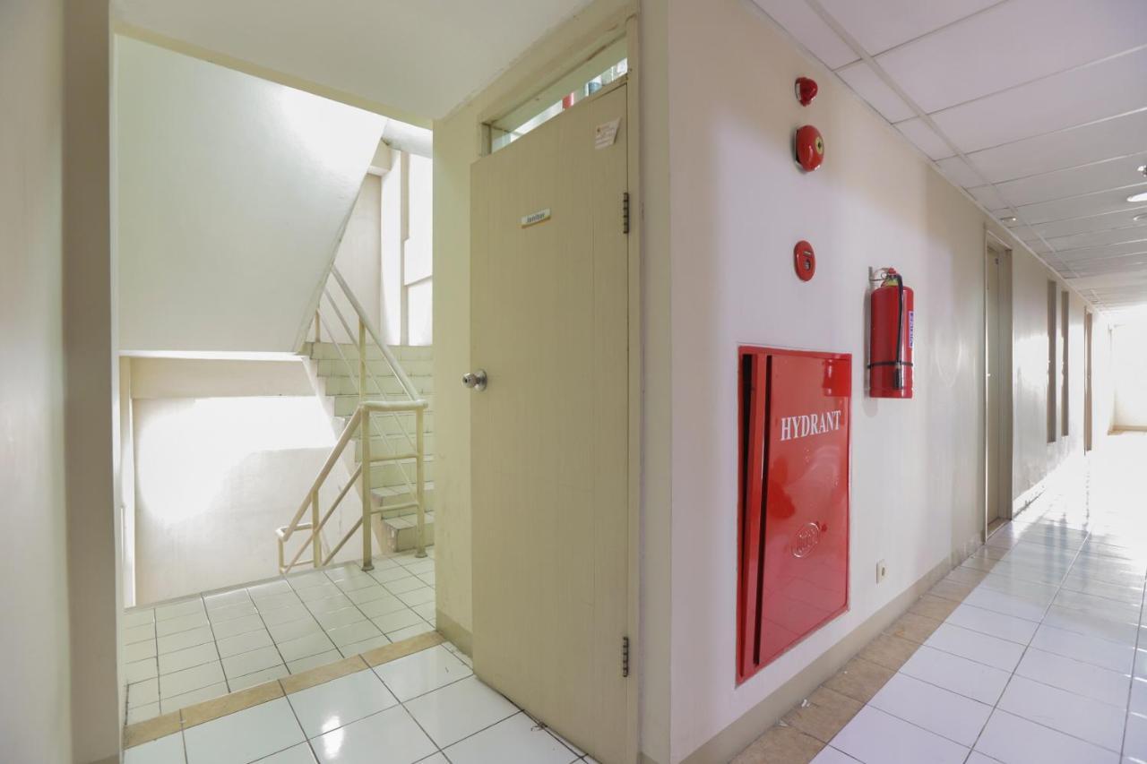 Oyo 2103 Lauv 2 Grand Centerpoint Tower B Hotel Bekasi