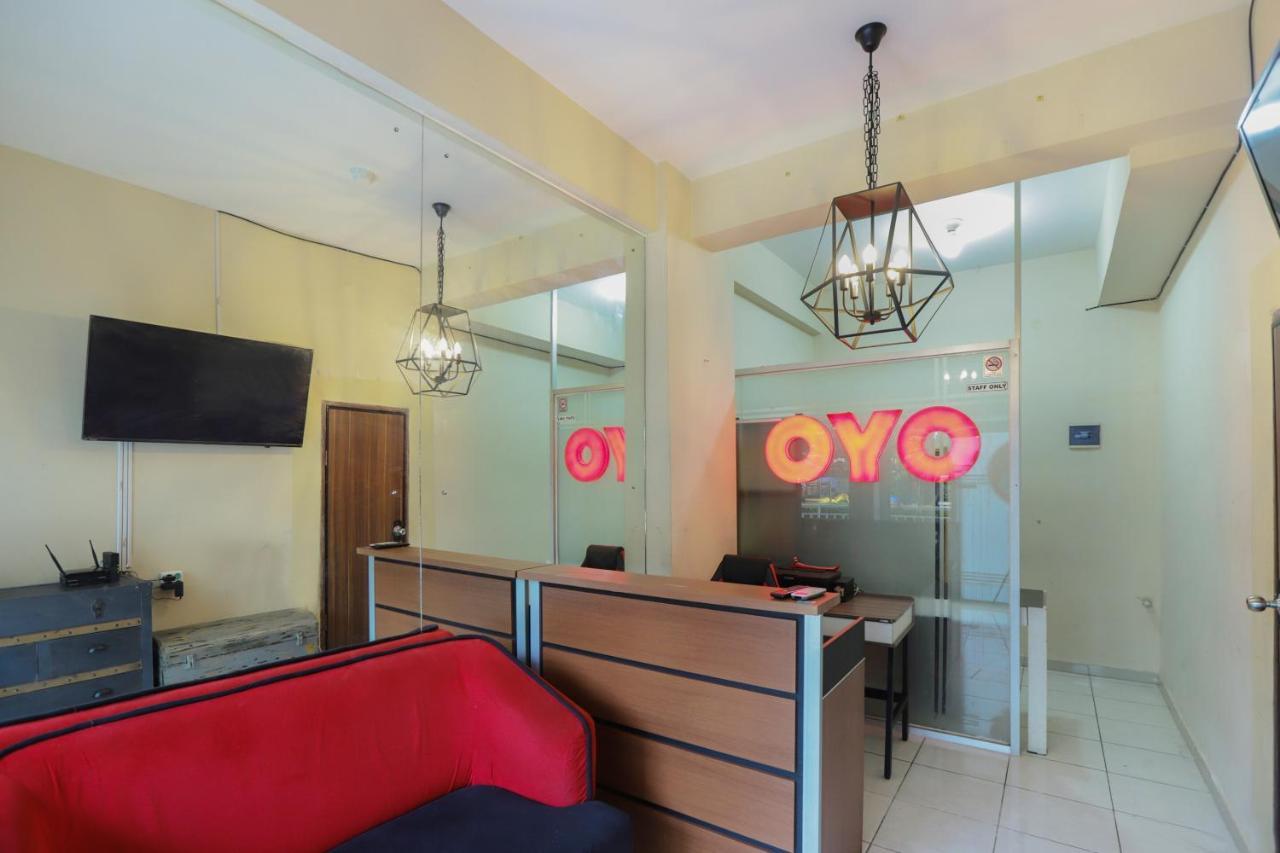 Oyo 2103 Lauv 2 Grand Centerpoint Tower B 2* Bekasi